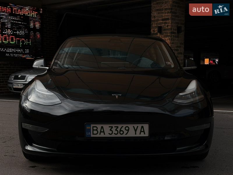 Седан Tesla Model 3 2020 в Одесі фото 3 Седан Tesla Model 3 2020 в Одесі
