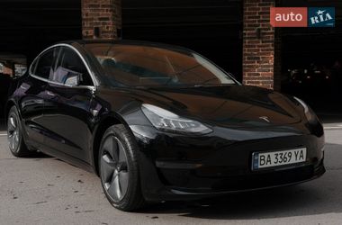 Tesla Model 3  2020