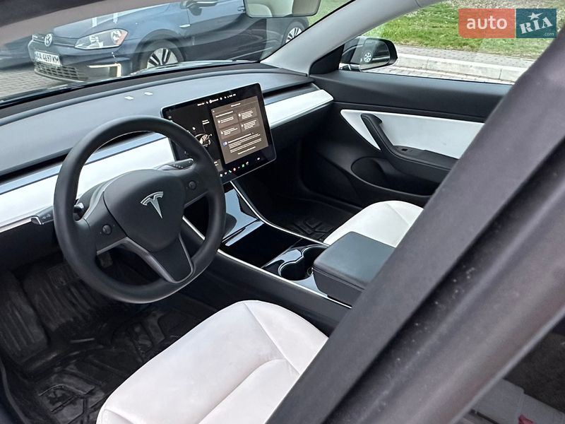 Седан Tesla Model 3 2020 в Киеве фото 15 Седан Tesla Model 3 2020 в Киеве