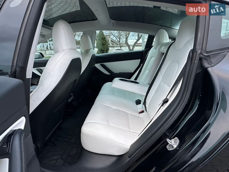 Седан Tesla Model 3 2020 в Киеве фото 18 Седан Tesla Model 3 2020 в Киеве