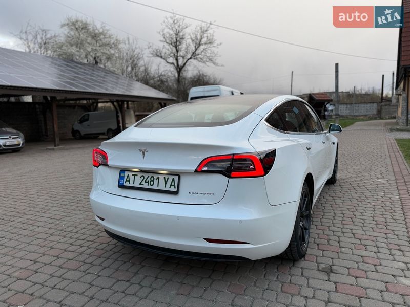 Седан Tesla Model 3 2019 в Калуше