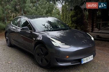 Tesla Model 3  2020