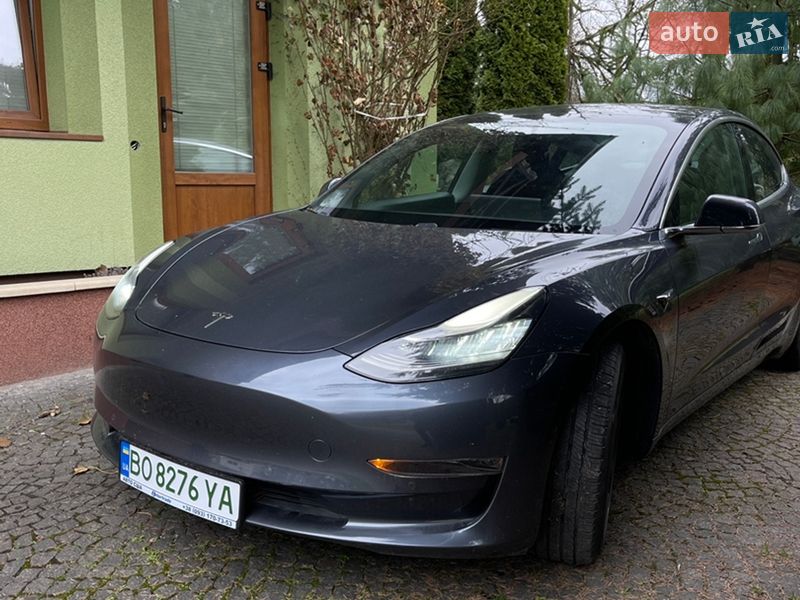 Tesla Model 3 2020