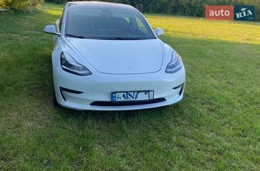 Tesla Model 3  2018