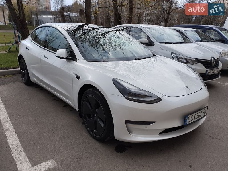 Tesla Model 3 2021