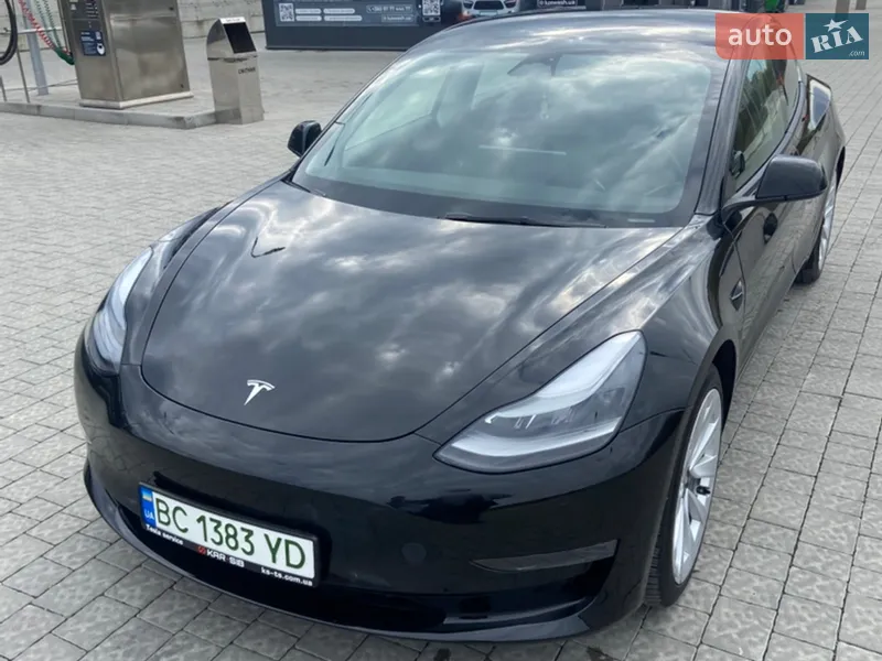Tesla Model 3 2022