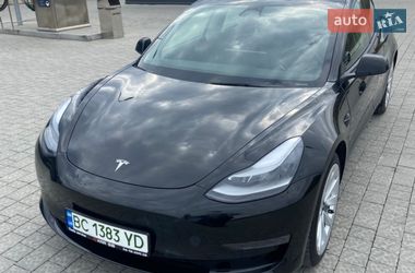 Tesla Model 3  2022