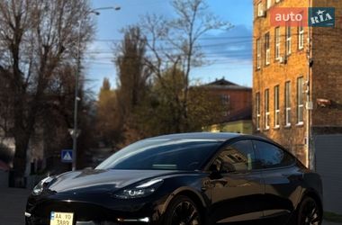 Tesla Model 3  2021