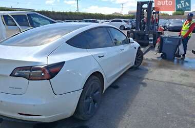 Tesla Model 3  2021