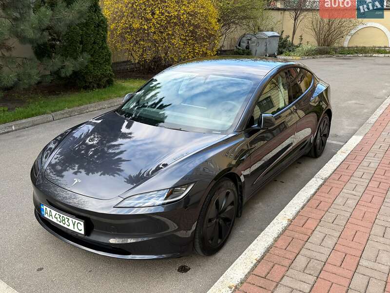 Седан Tesla Model 3 2024 в Киеве