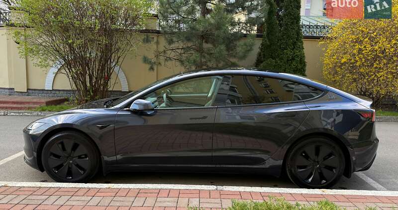 Седан Tesla Model 3 2024 в Киеве