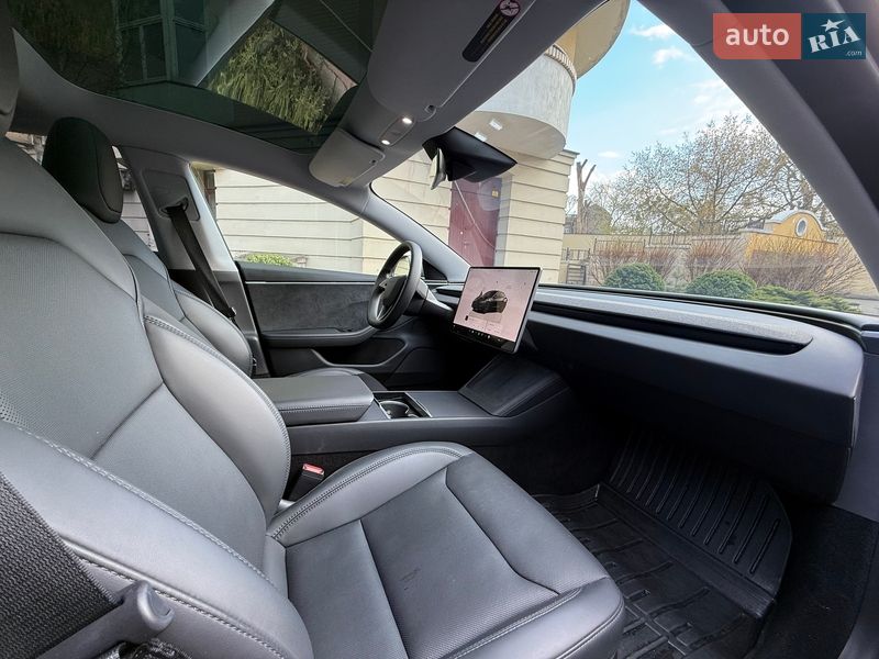 Седан Tesla Model 3 2024 в Киеве