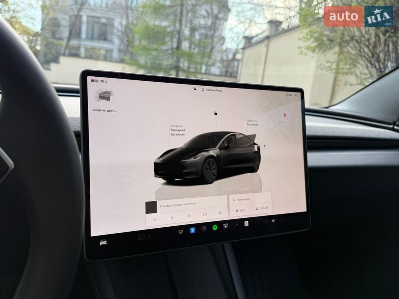 Седан Tesla Model 3 2024 в Киеве