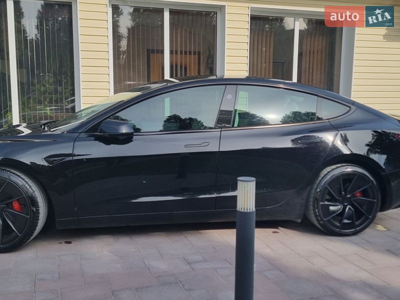 Седан Tesla Model 3 2024 в Чернівцях фото 2 Седан Tesla Model 3 2024 в Чернівцях