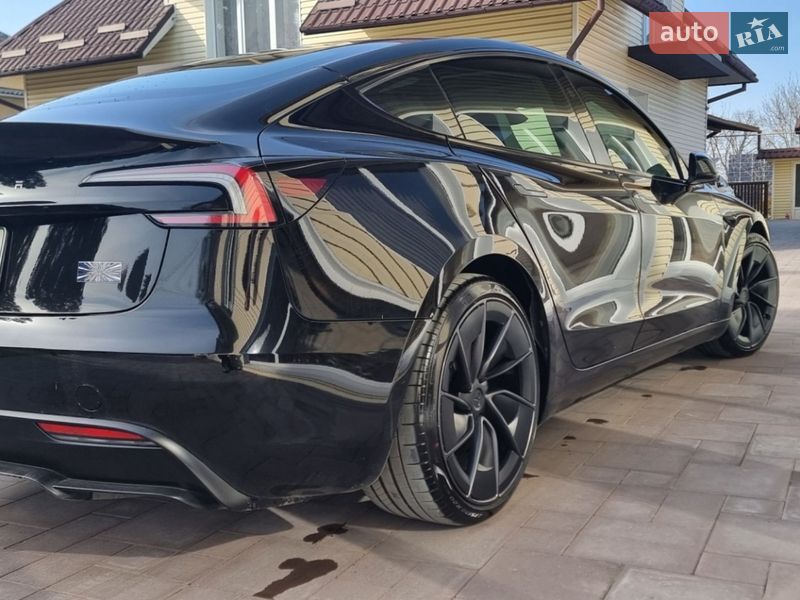 Седан Tesla Model 3 2024 в Чернівцях фото 8 Седан Tesla Model 3 2024 в Чернівцях