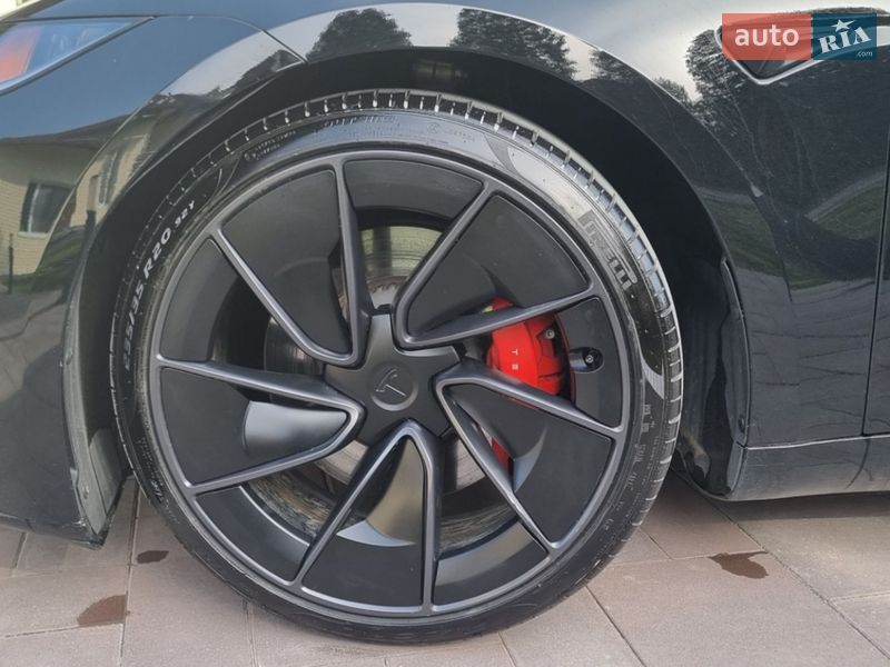 Седан Tesla Model 3 2024 в Чернівцях фото 10 Седан Tesla Model 3 2024 в Чернівцях