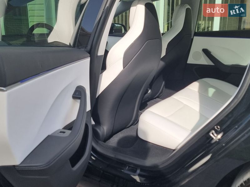 Седан Tesla Model 3 2024 в Чернівцях фото 17 Седан Tesla Model 3 2024 в Чернівцях