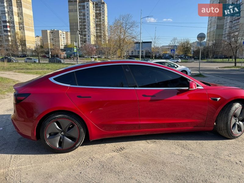 Седан Tesla Model 3 2018 в Киеве фото 5 Седан Tesla Model 3 2018 в Киеве