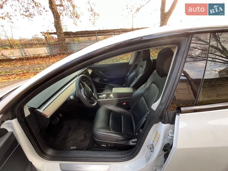 Седан Tesla Model 3 2020 в Николаеве