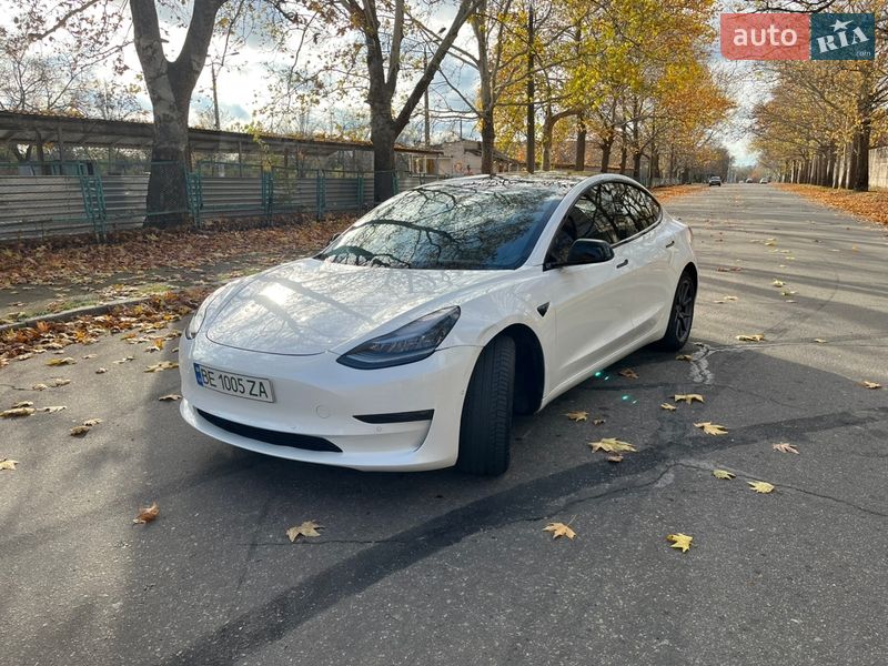 Седан Tesla Model 3 2020 в Николаеве