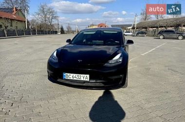 Tesla Model 3  2019