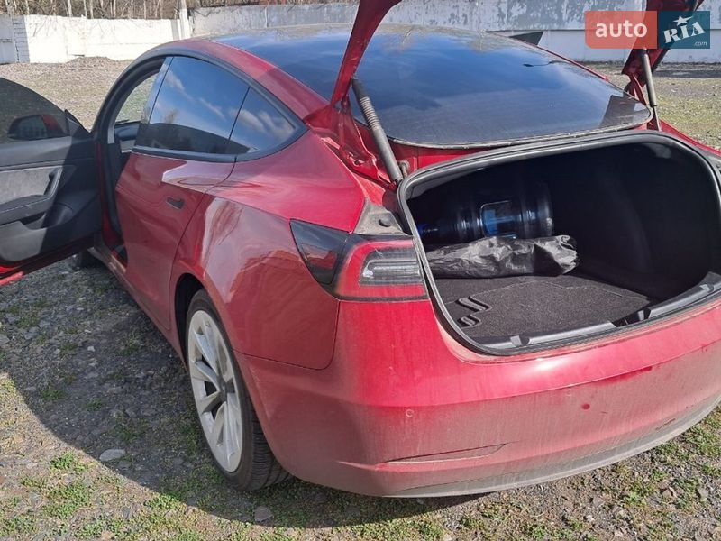 Седан Tesla Model 3 2020 в Киеве фото 4 Седан Tesla Model 3 2020 в Киеве