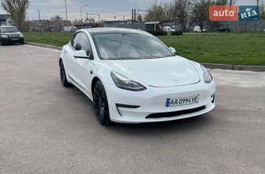 Tesla Model 3  2022