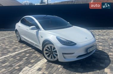 Tesla Model 3  2019