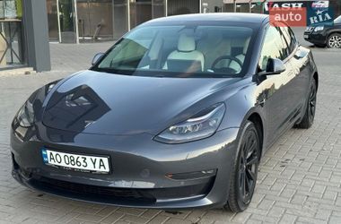 Tesla Model 3  2021