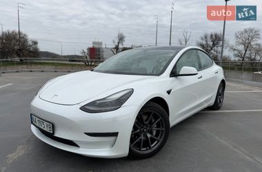 Tesla Model 3  2021