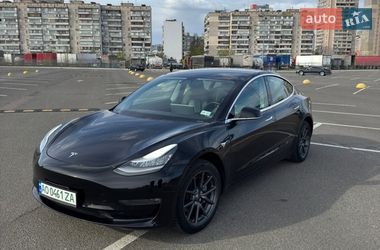 Tesla Model 3  2019
