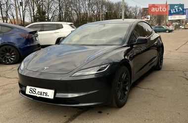 Tesla Model 3  2024