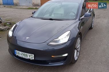 Tesla Model 3  2019