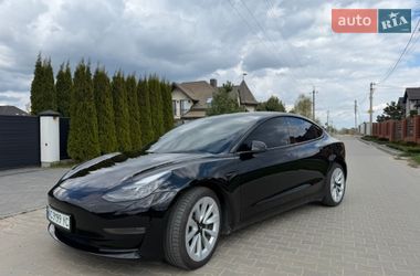Tesla Model 3  2022