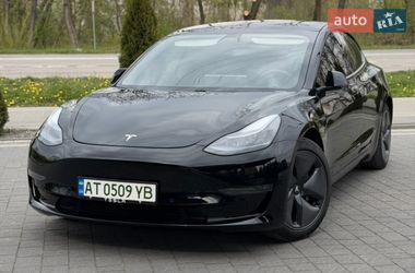 Tesla Model 3  2020