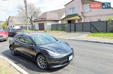 Tesla Model 3  2018