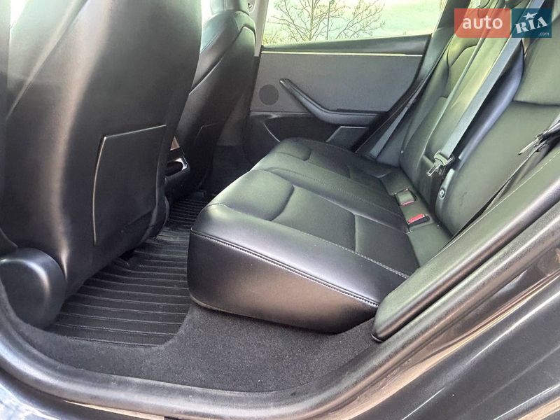 Седан Tesla Model 3 2024 в Одессе