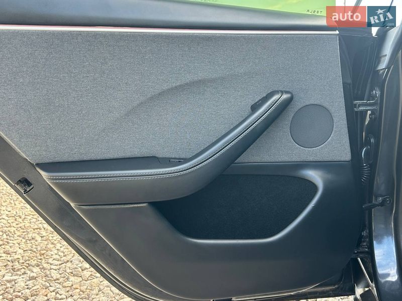 Седан Tesla Model 3 2024 в Одессе