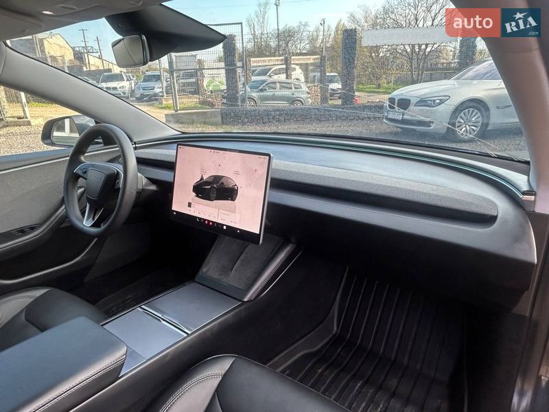 Седан Tesla Model 3 2024 в Одессе