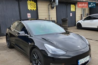 Tesla Model 3  2018