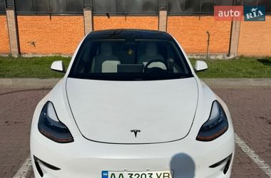 Tesla Model 3  2020
