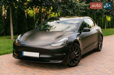Tesla Model 3  2022