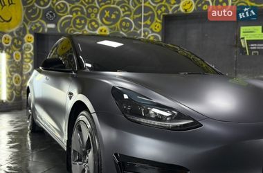 Tesla Model 3  2023