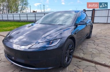 Tesla Model 3  2024