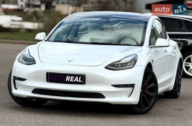 Tesla Model 3  2019