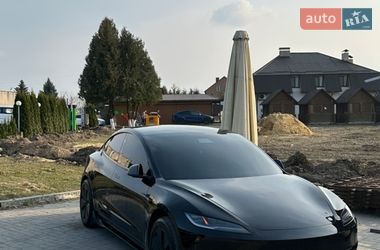 Tesla Model 3  2024