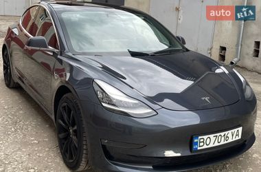 Tesla Model 3  2020