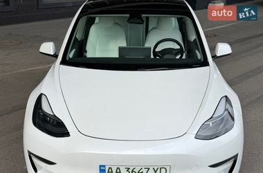 Tesla Model 3  2022