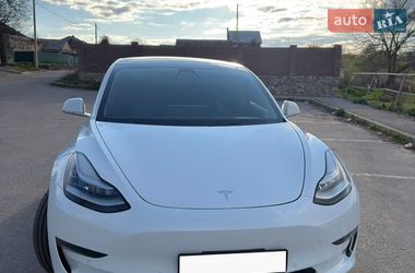 Tesla Model 3  2019