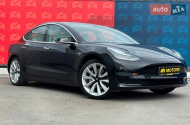 Tesla Model 3  2019